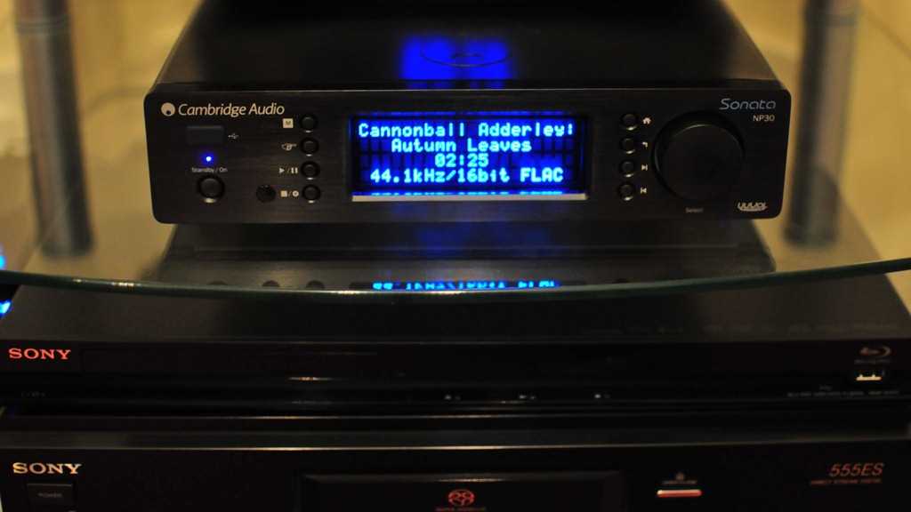 Сетевой плейер NP30 фирма Cambridge Audio анонсировала на мюнхенской выставке High End Show-2010, но в продаже он появился только летом нынешнего года Оправдалось ли ожидание Достоинства - Хорошее оснащение - Простота использования - Качественное звучание