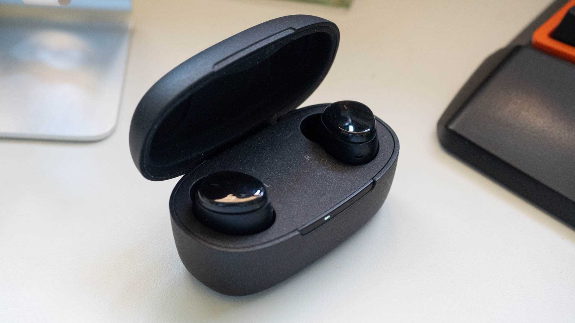 Optoma nuforce be free5 truly wireless earbuds with 16h battery life and quick charge, sweat proof, aac support, activate siri and google assistant