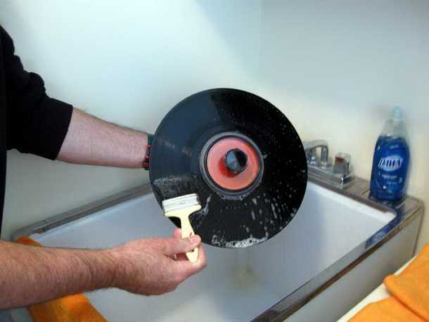 Чистка виниловых пластинок: как их чистить и мыть в домашних условиях