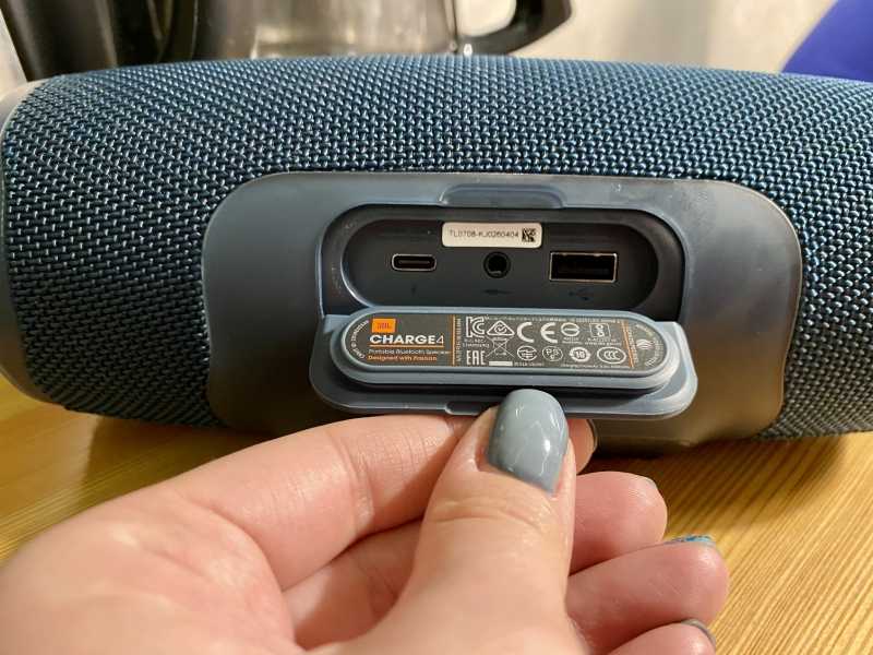 Колонка jbl charge 4 или flip 5