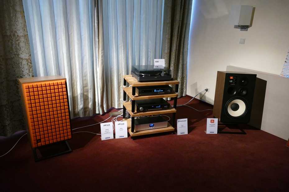 Hi fi high end show. Hi-Fi & High end show 2022. Hi Fi Hi end show 2022 Москва. Hi end Sony акустика. Atomic 1004 Hi Fi.